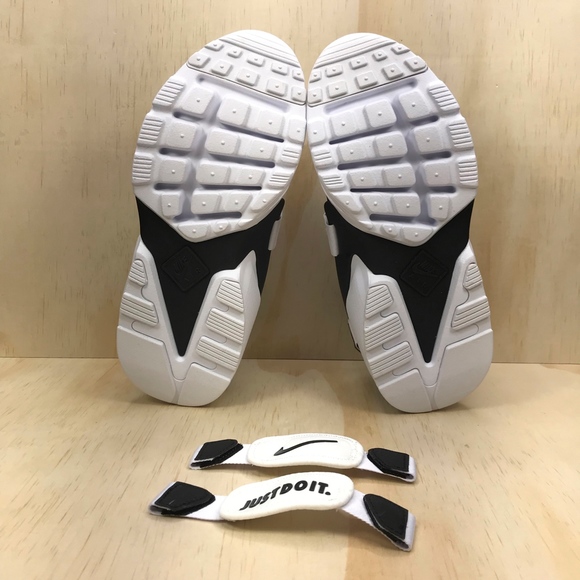 NIB Nike Air Huarache City Black and White - Picture 6 of 8